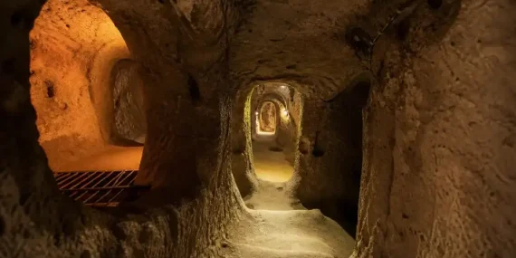 Kapadokya yeraltı şehirleri tüneli