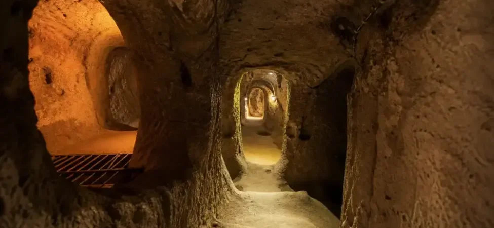 Kapadokya yeraltı şehirleri tüneli